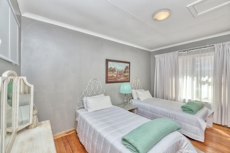 3 Bedroom Property for Sale in De Kelders Western Cape